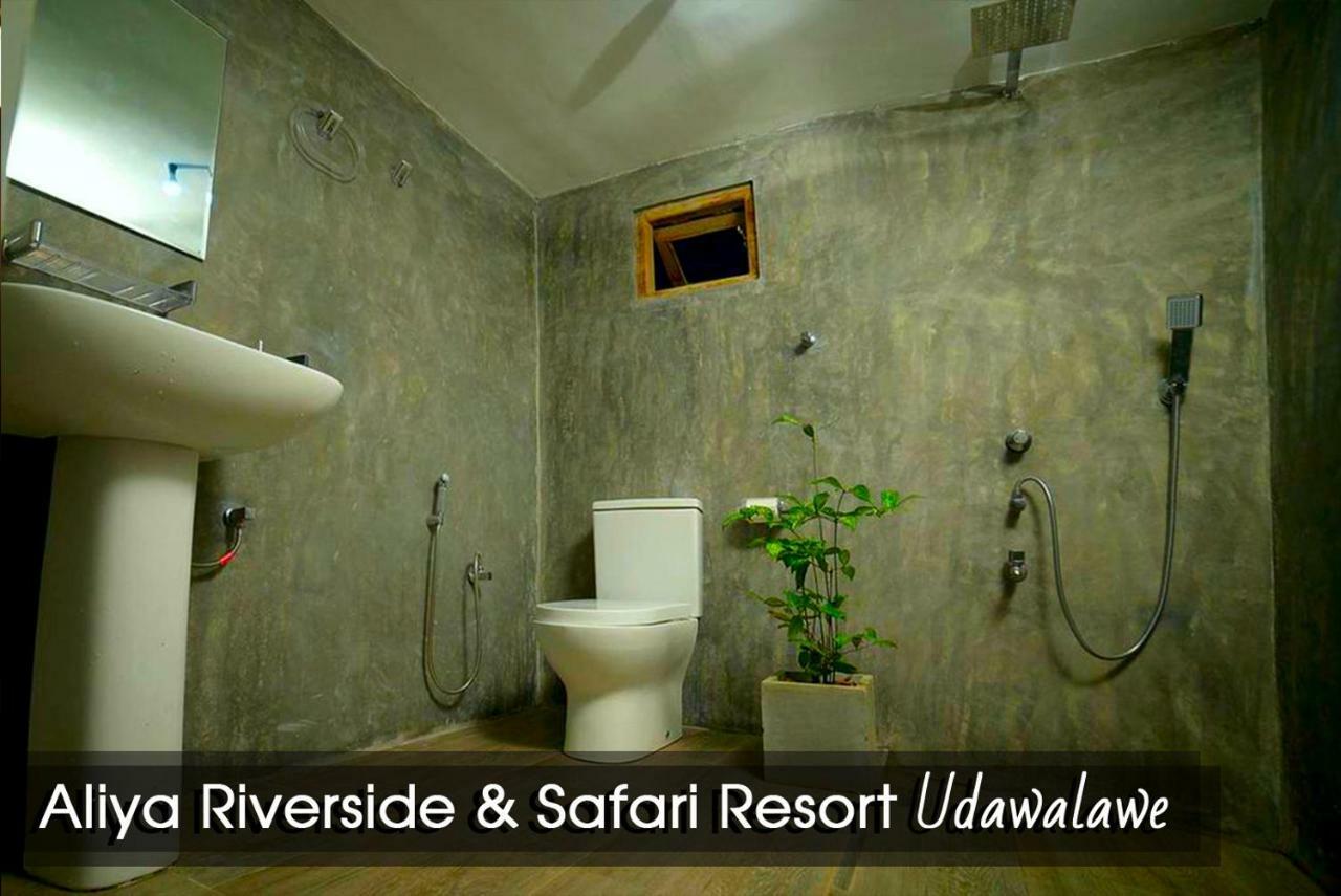 Aliya Riverside & Safari Resort Udawalawe Exteriör bild
